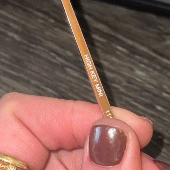 Quay x desi High key mini sunglasses - Picture 3 of 8